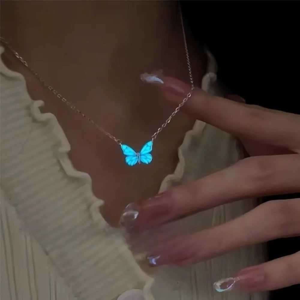 Collier pendentif papillon lumineux pour femme – Bijou cadeau