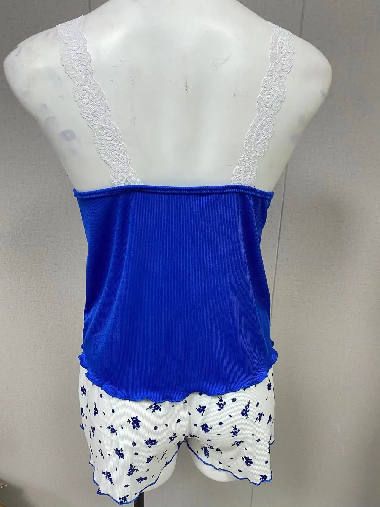 Ensemble pyjama 2 pièces en dentelle bleue pour femme – Débardeur et short