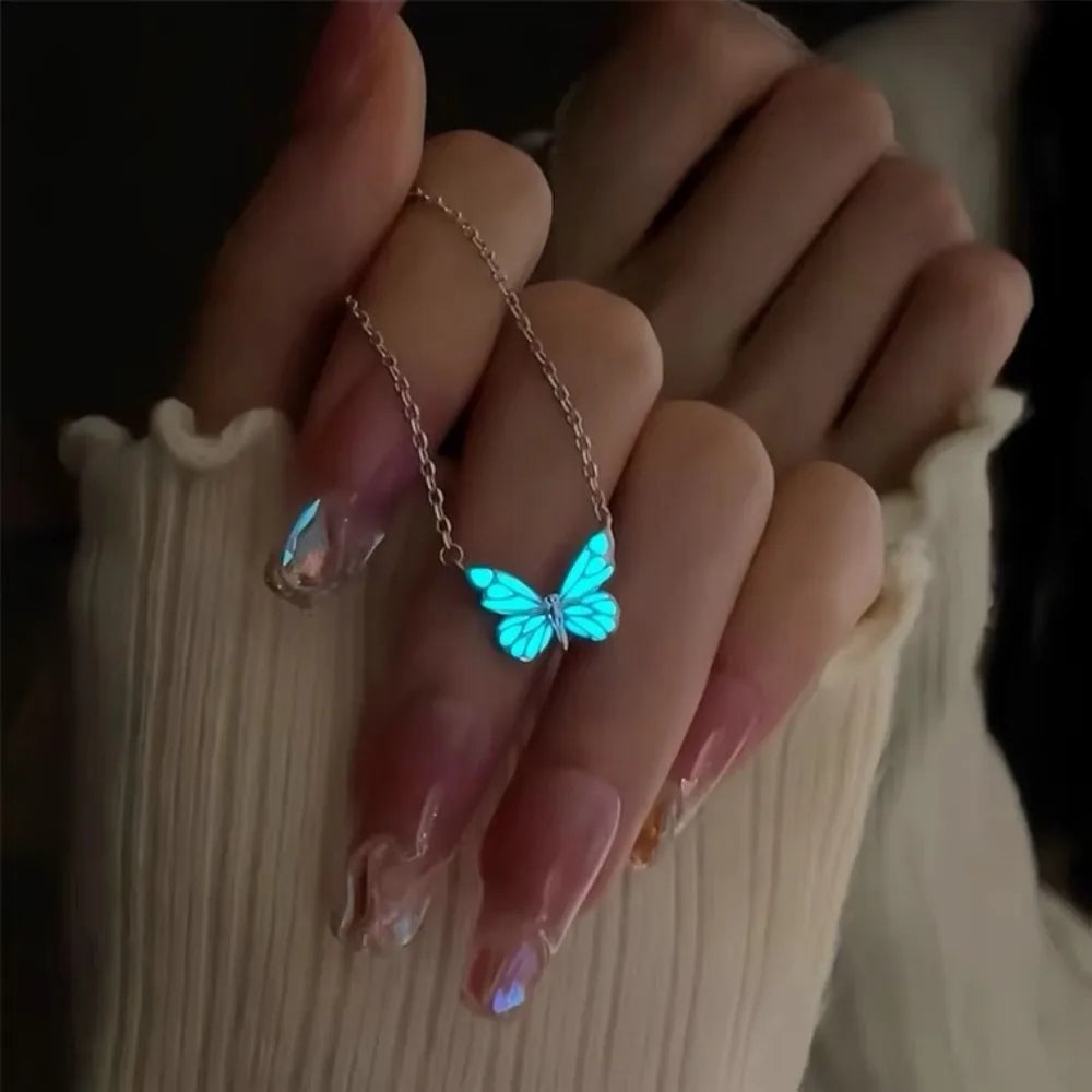 Collier pendentif papillon lumineux pour femme – Bijou cadeau