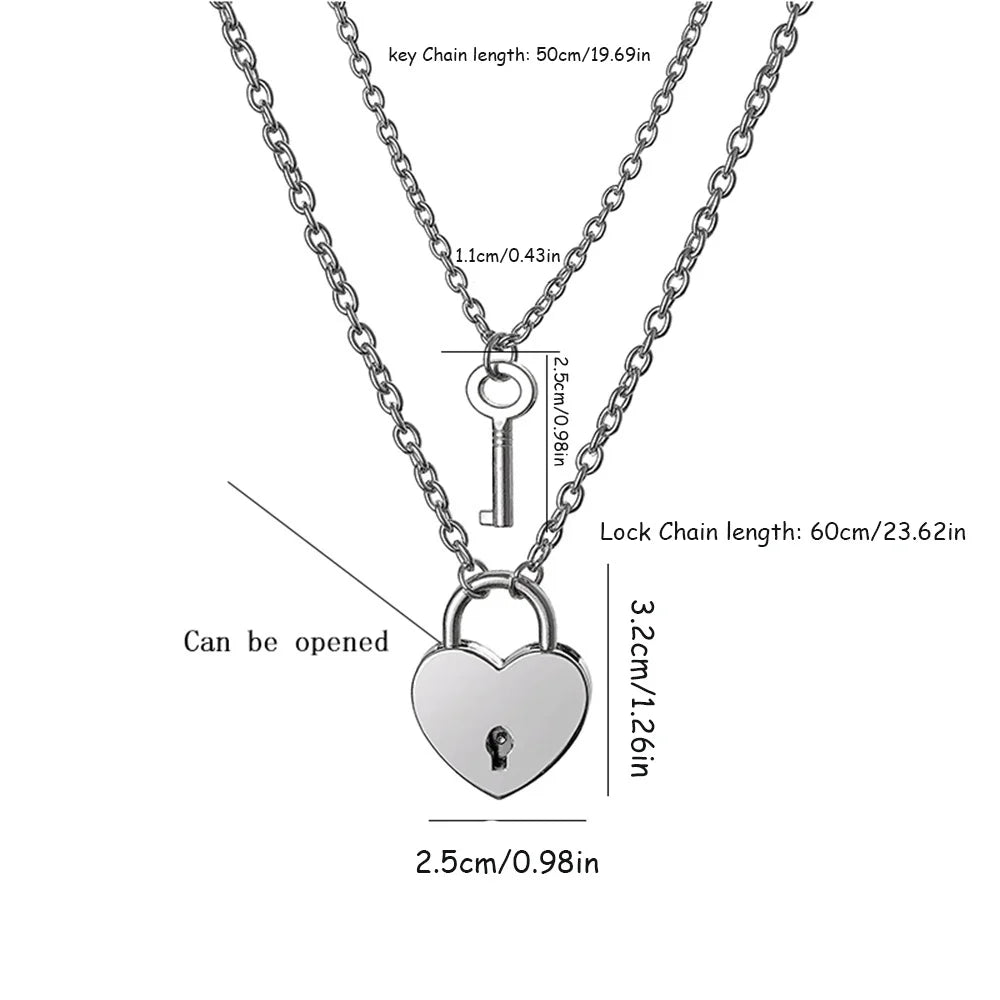 Set van twee kettingen – hangers met liefdesslot en sleutel