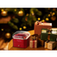 Elegante rode romantische geschenkdoos met luxe rozenketting.