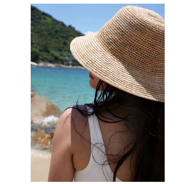 Chapeau de soleil en raphia pour femme – Plage en paille fait main