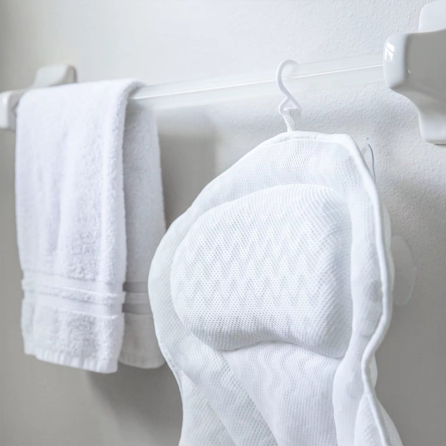 3D Mesh Bath Pillow – Ultra-Soft Neck & Back Support